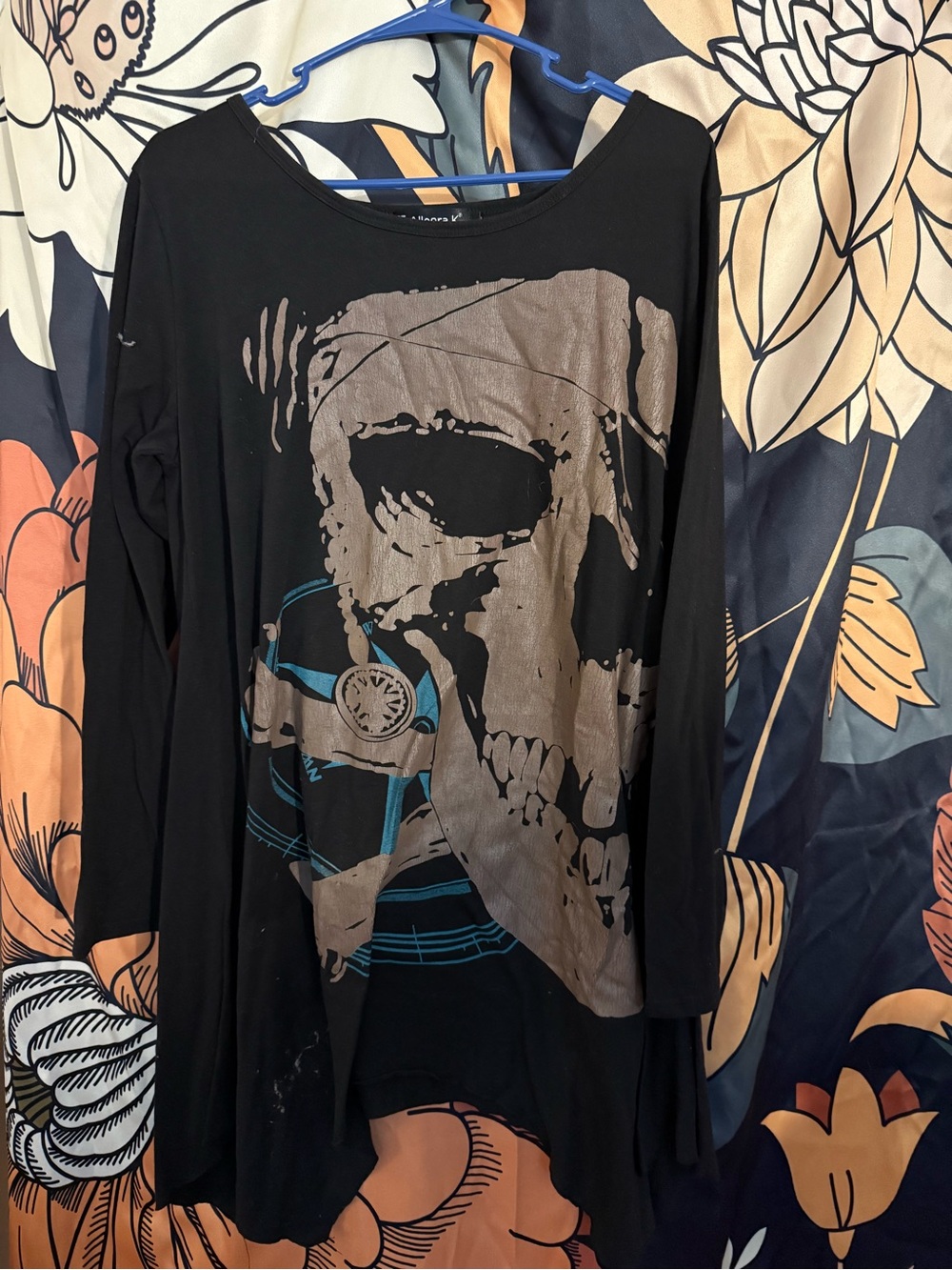 Allegra K Black Long-Sleeve Skull Graphic Tee with Teal Accents